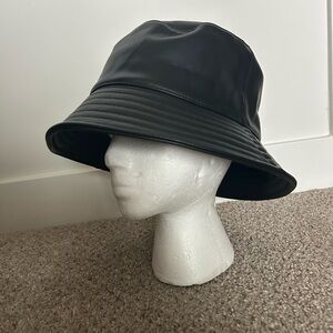 OAK + FORT Bucket Hat